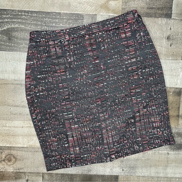 LOFT Tweet Skirt is 4P - Picture 9 of 9
